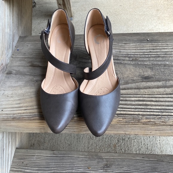 Brown tee strap small heels - Picture 7 of 8